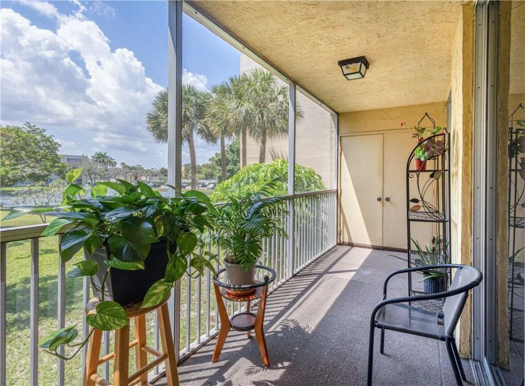3101 NW 47th Terrace, Unit 227, Lauderdale Lakes, FL 33319 Photo
