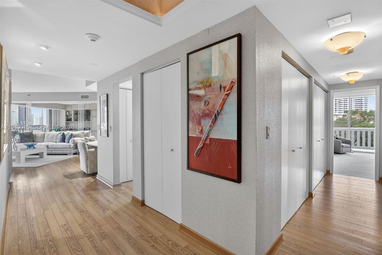 3000 Island Blvd, Unit 502, Aventura, FL 33160 Photo