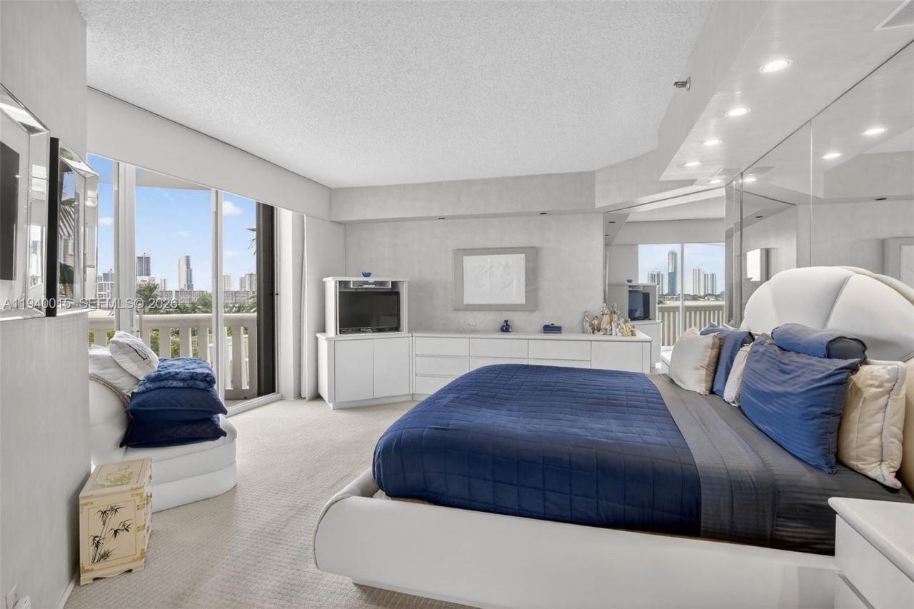 3000 Island Blvd, Unit 502, Aventura, FL 33160 Photo