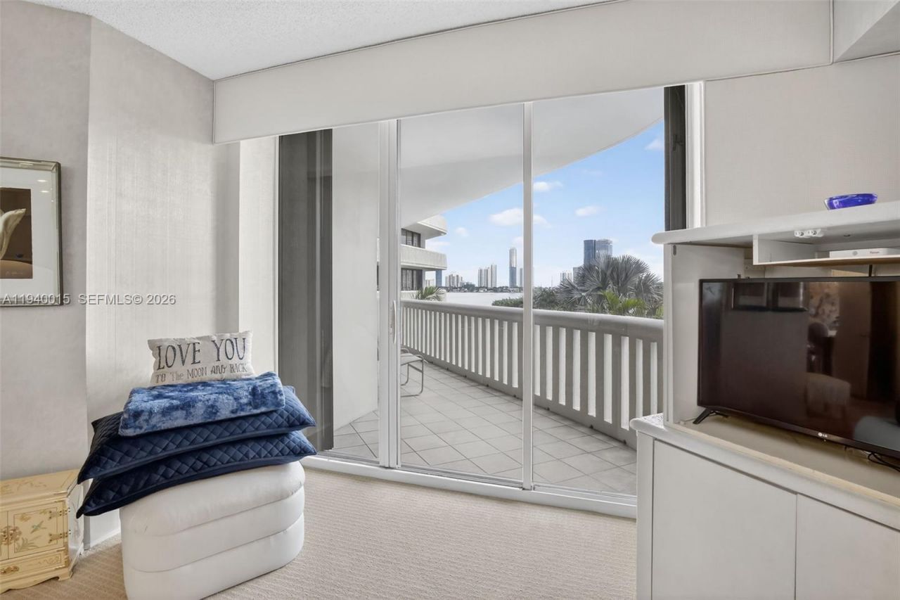 3000 Island Blvd, Unit 502, Aventura, FL 33160 Photo