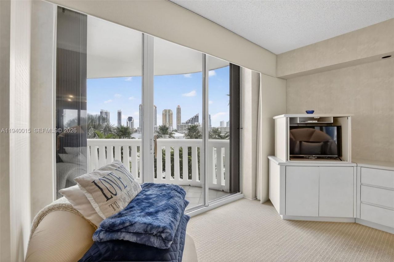 3000 Island Blvd, Unit 502, Aventura, FL 33160 Photo