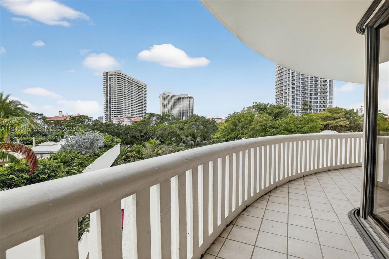 3000 Island Blvd, Unit 502, Aventura, FL 33160 Photo