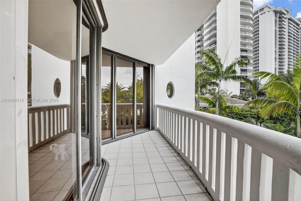 3000 Island Blvd, Unit 502, Aventura, FL 33160 Photo