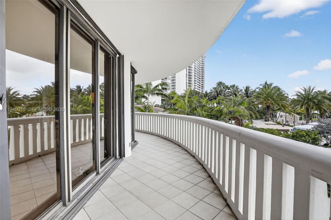 3000 Island Blvd, Unit 502, Aventura, FL 33160 Photo