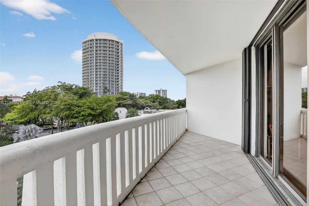 3000 Island Blvd, Unit 502, Aventura, FL 33160 Photo