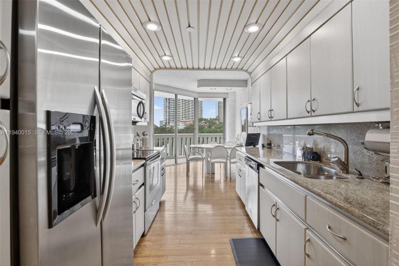 3000 Island Blvd, Unit 502, Aventura, FL 33160 Photo