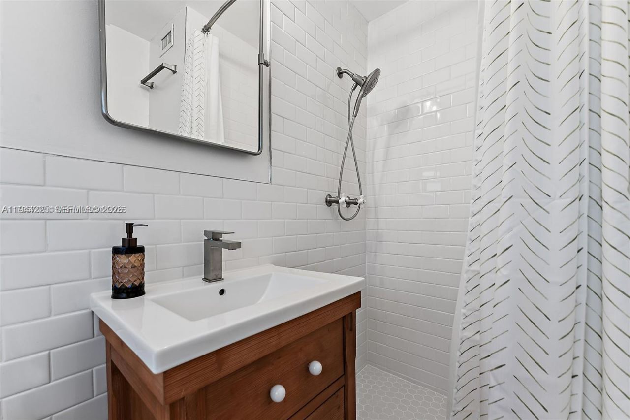 324 Tequesta , Tequesta, FL 33469 Photo