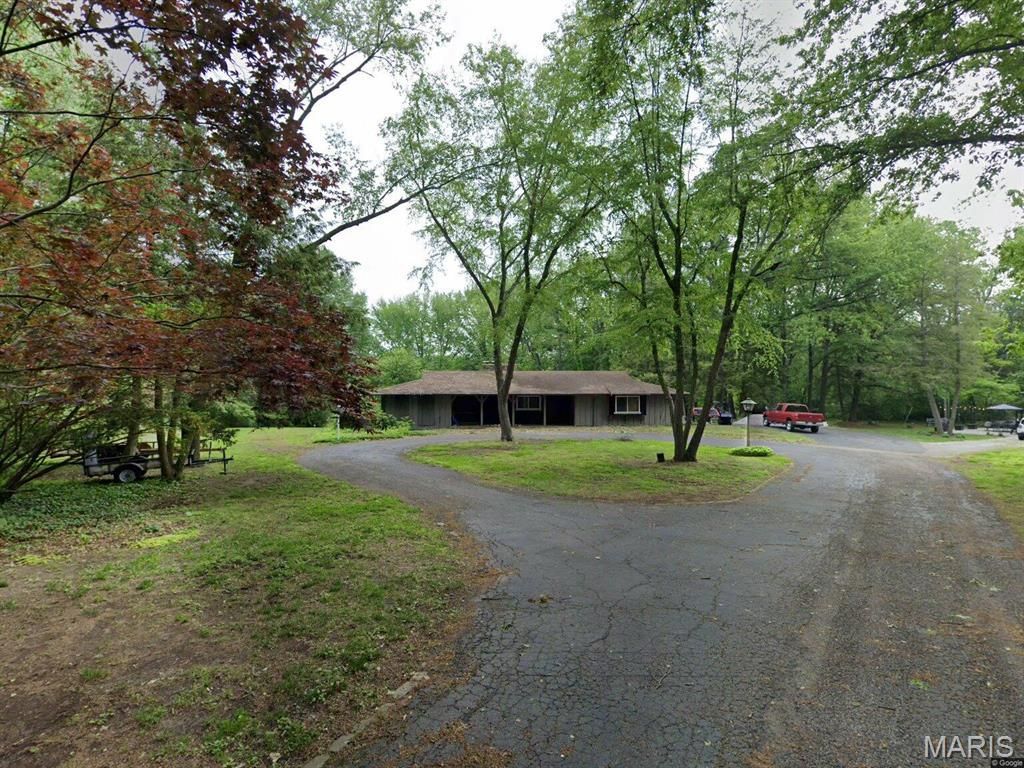 6 & 10 Country Hill Lane, Belleville, IL 62221 Main Photo