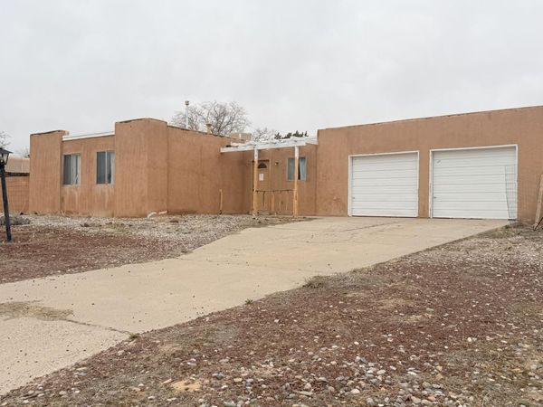 4705 Palmas Altas Drive SE, Rio Rancho, NM 87124