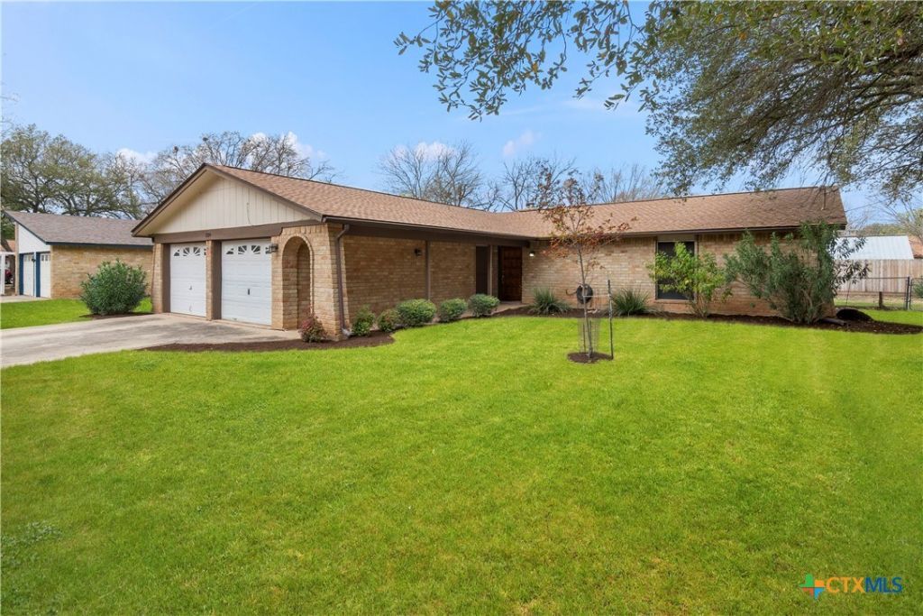 1329 Poppy Lane, New Braunfels, TX 78130 Main Photo