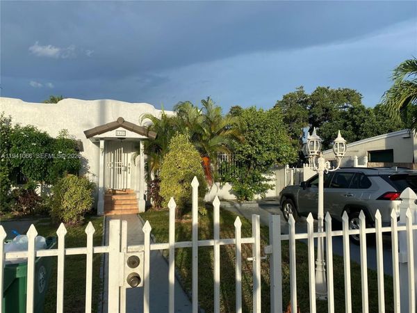 1631 NW 29th Ave , Miami, FL 33125