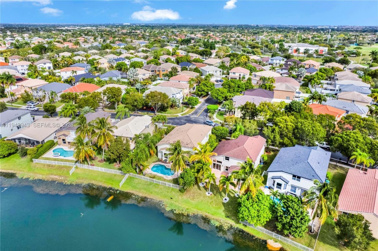 1916 SW 163rd Ave, Miramar, FL 33027 Photo