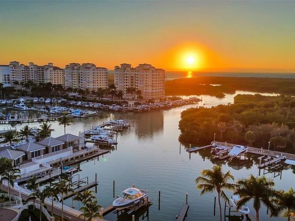 13675 VANDERBILT DRIVE, Unit 605, NAPLES, FL 34110