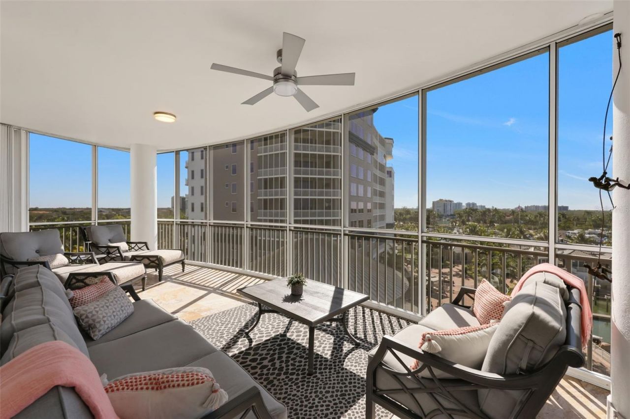 13675 Vanderbilt Drive, Unit 605, Naples, FL 34110 Photo