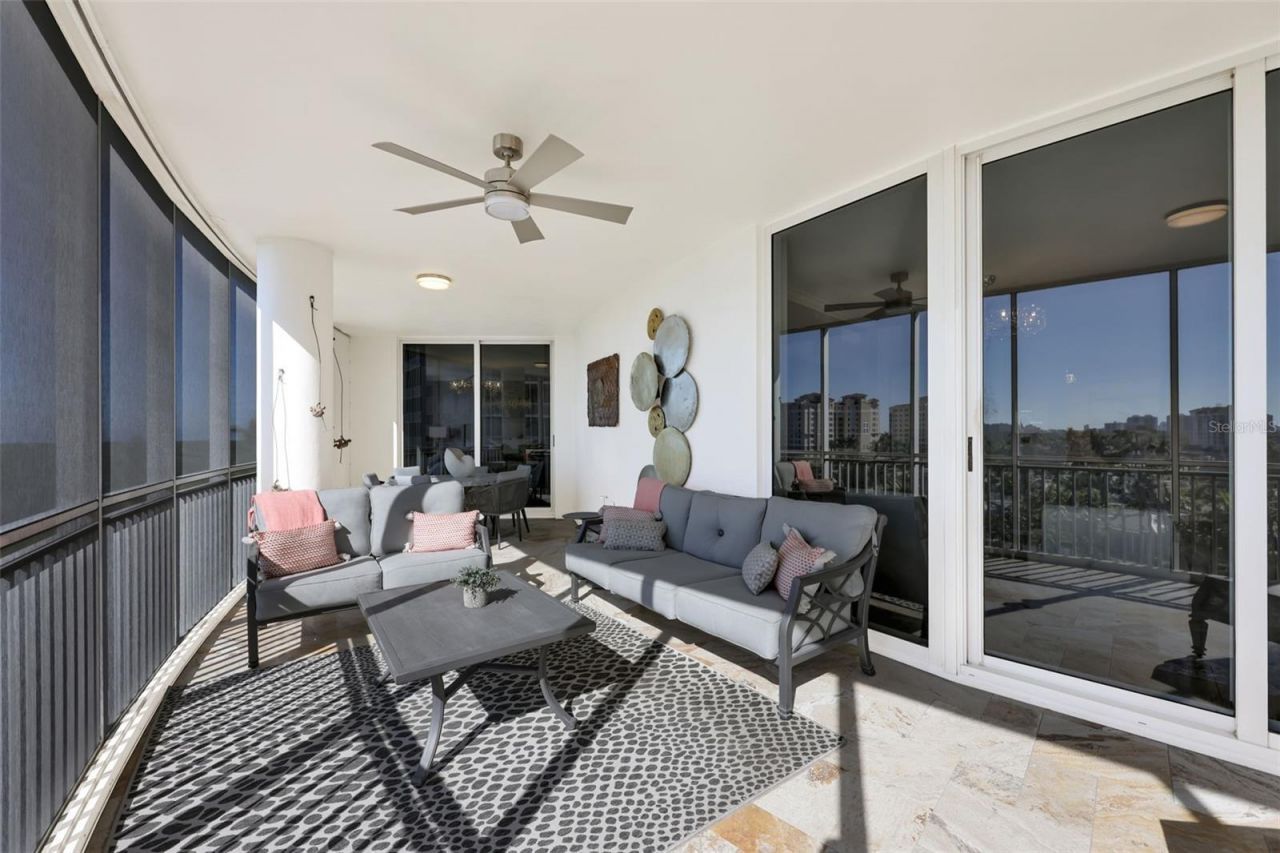 13675 Vanderbilt Drive, Unit 605, Naples, FL 34110 Photo