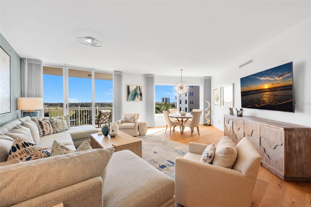 13675 Vanderbilt Drive, Unit 605, Naples, FL 34110 Photo