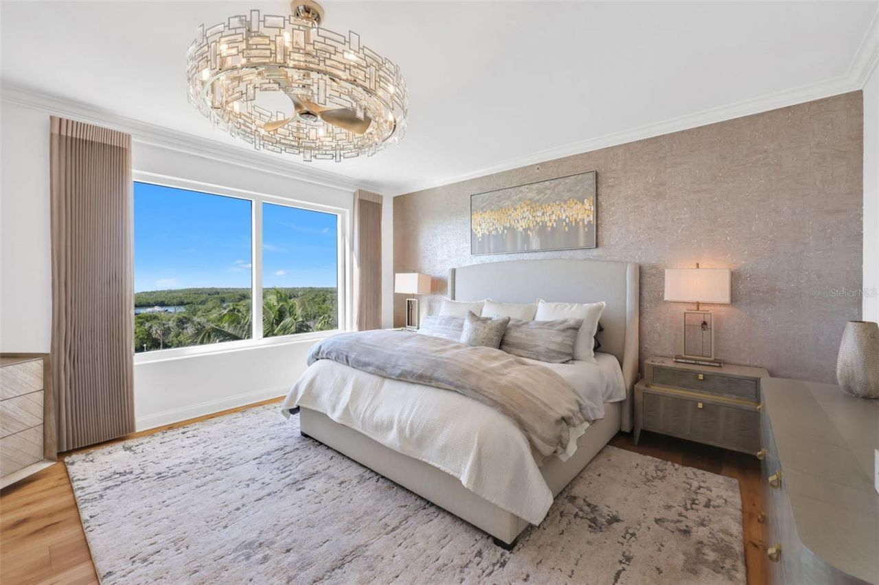 13675 Vanderbilt Drive, Unit 605, Naples, FL 34110 Photo