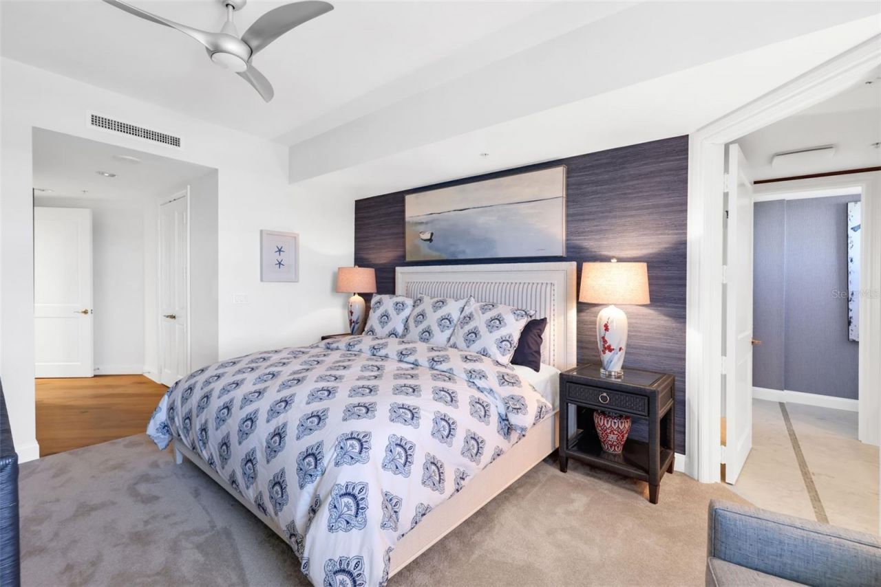 13675 Vanderbilt Drive, Unit 605, Naples, FL 34110 Photo