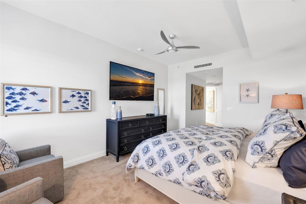 13675 Vanderbilt Drive, Unit 605, Naples, FL 34110 Photo