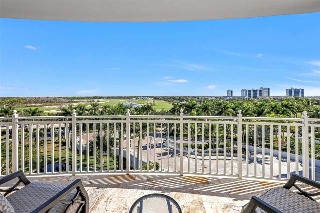 13675 Vanderbilt Drive, Unit 605, Naples, FL 34110 Photo