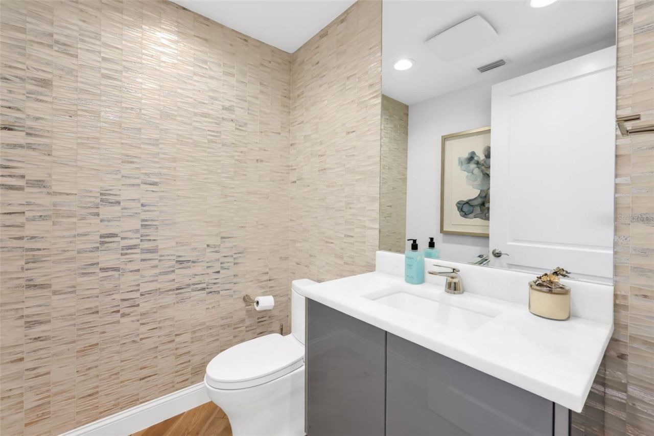 13675 Vanderbilt Drive, Unit 605, Naples, FL 34110 Photo