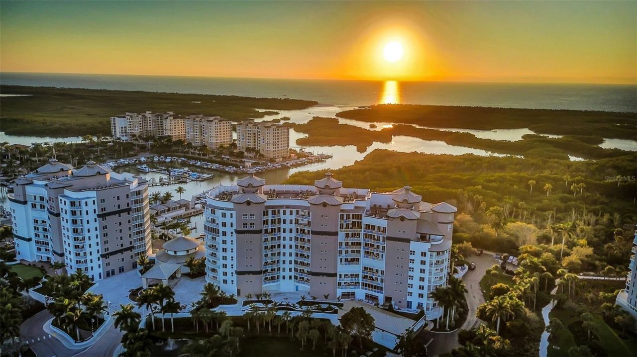 13675 Vanderbilt Drive, Unit 605, Naples, FL 34110 Photo