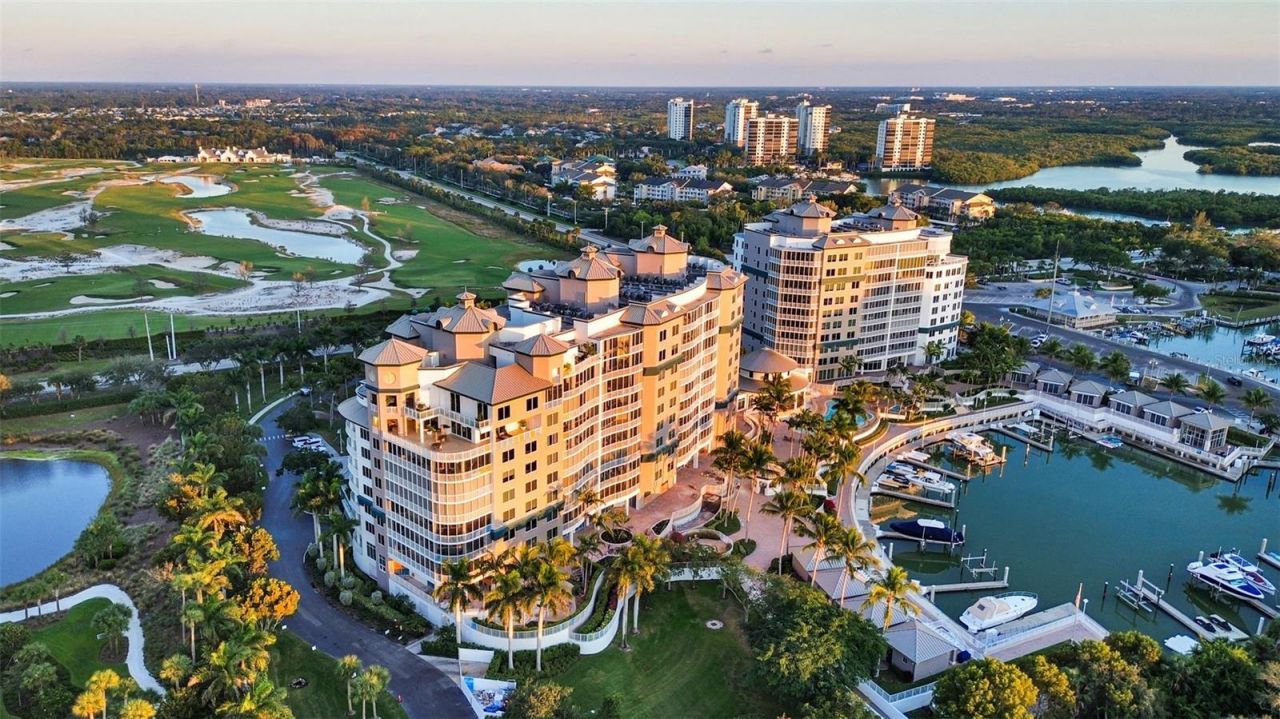 13675 Vanderbilt Drive, Unit 605, Naples, FL 34110 Photo