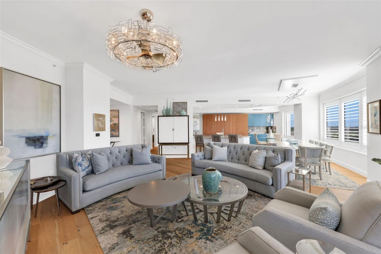 13675 Vanderbilt Drive, Unit 605, Naples, FL 34110 Photo