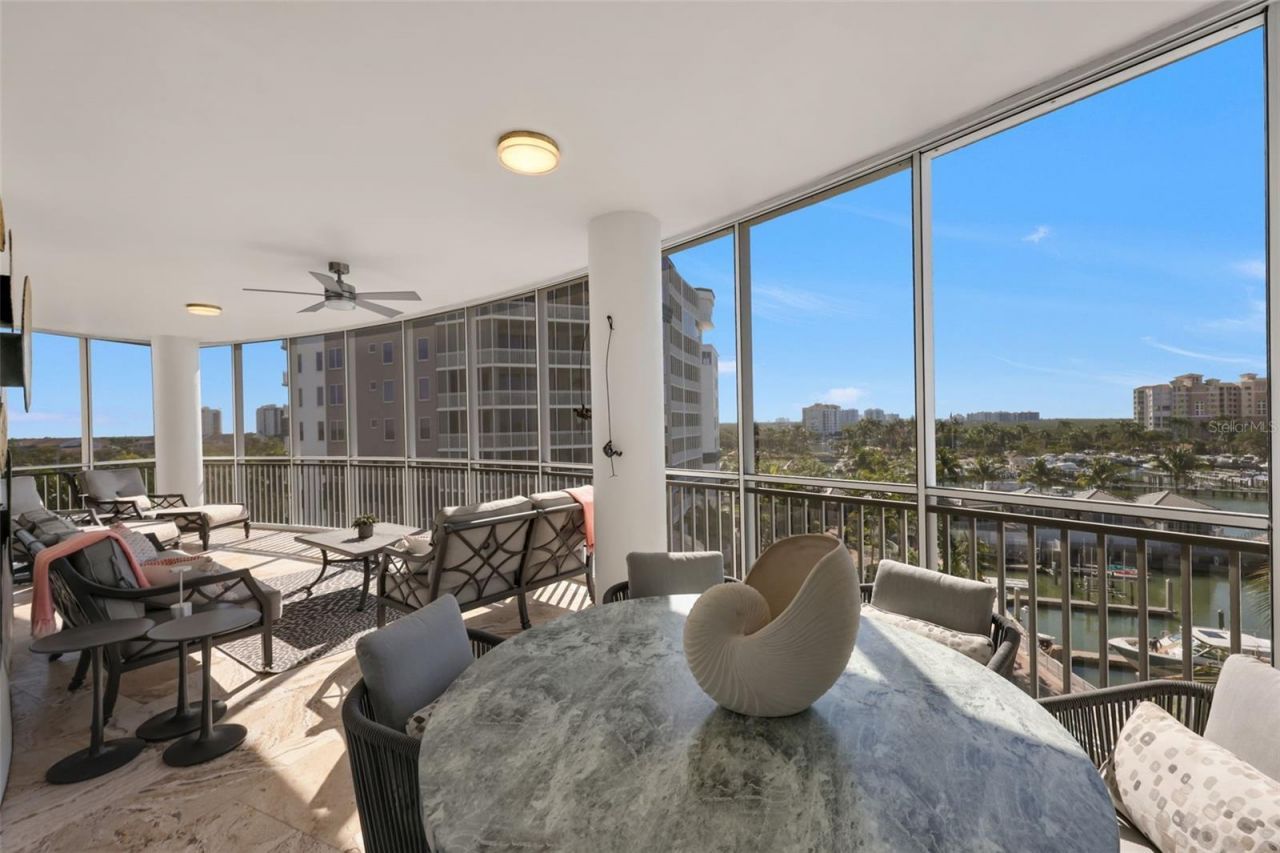 13675 Vanderbilt Drive, Unit 605, Naples, FL 34110 Photo