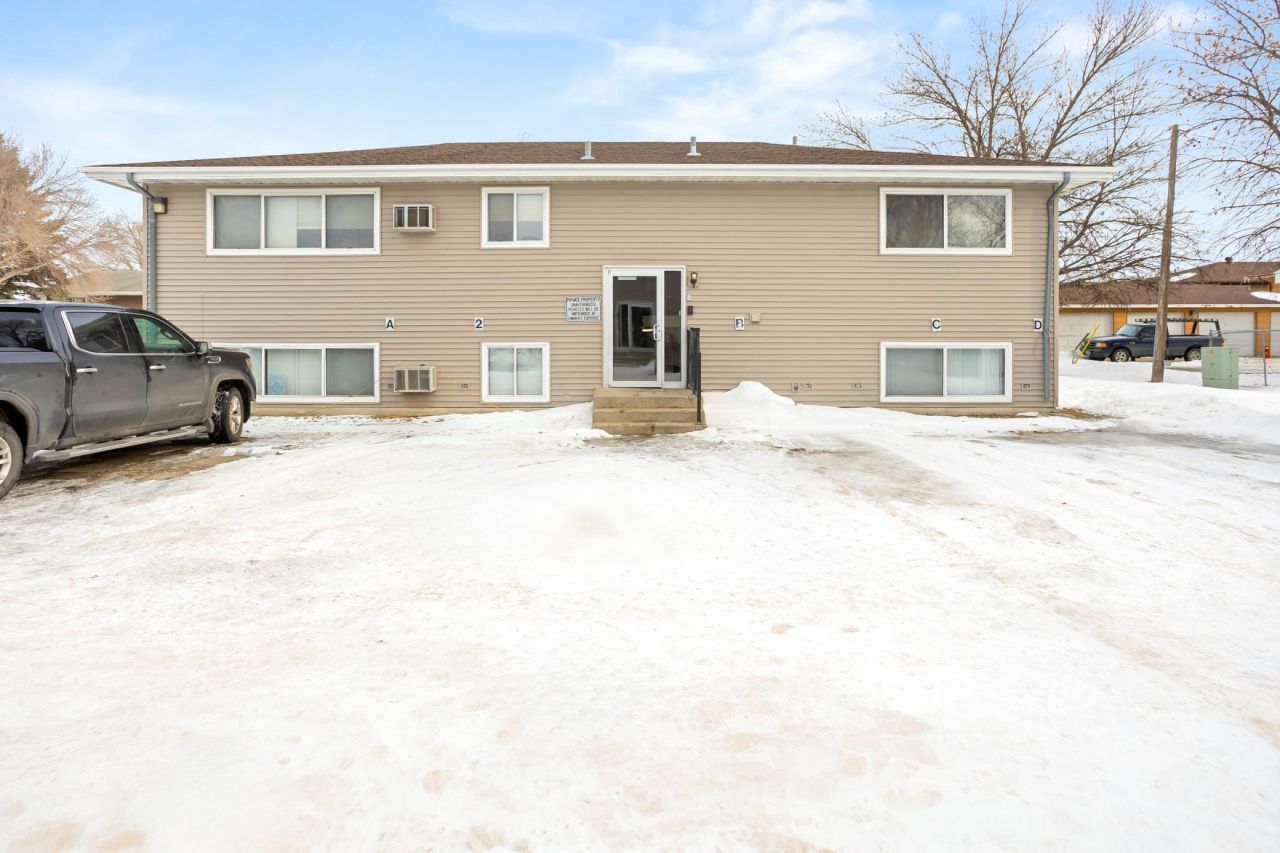 3002 7 1/2 Avenue N, Fargo, ND 58102 Main Photo