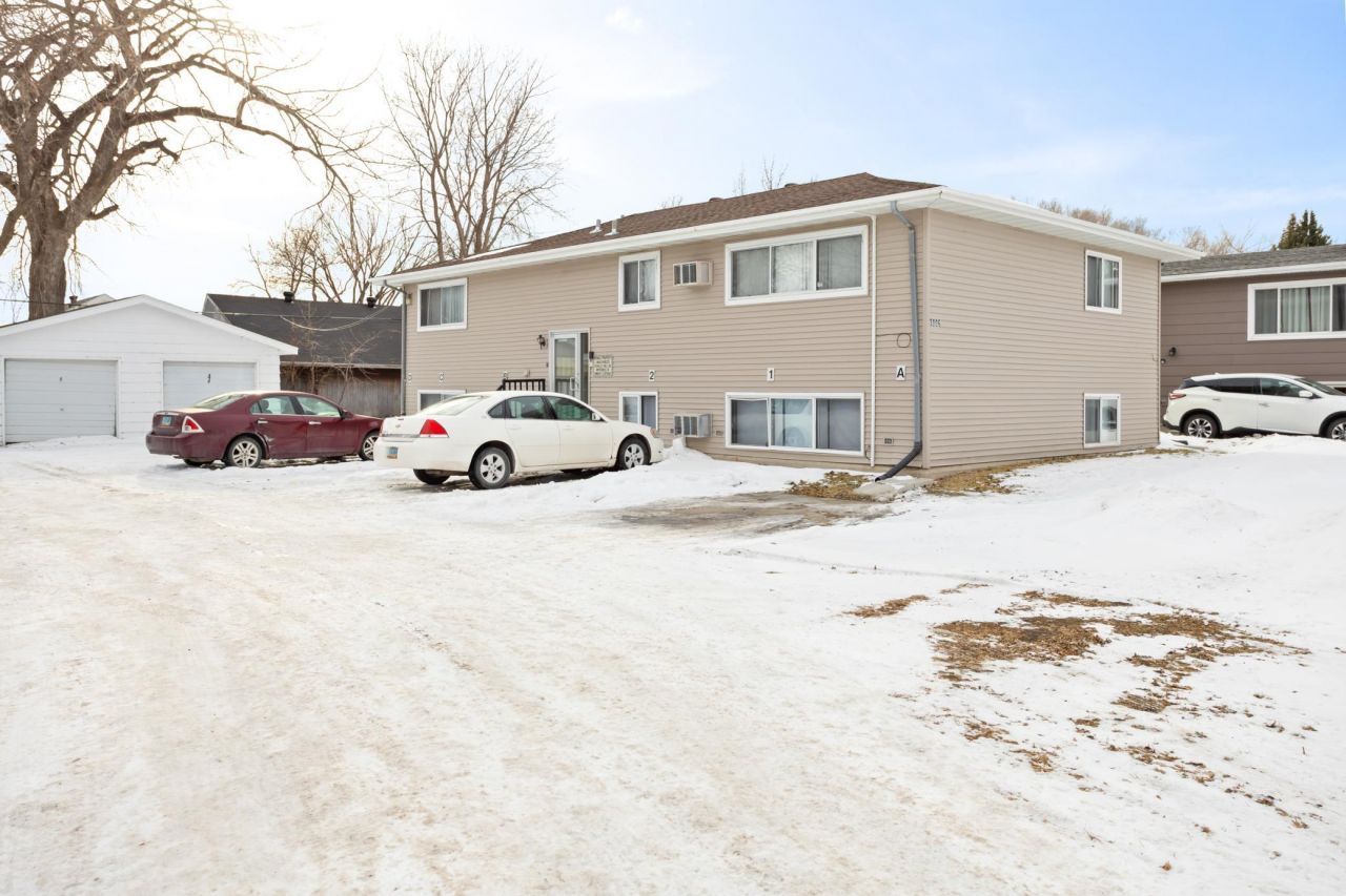 3006 7 1/2 Avenue N, Fargo, ND 58102 Main Photo