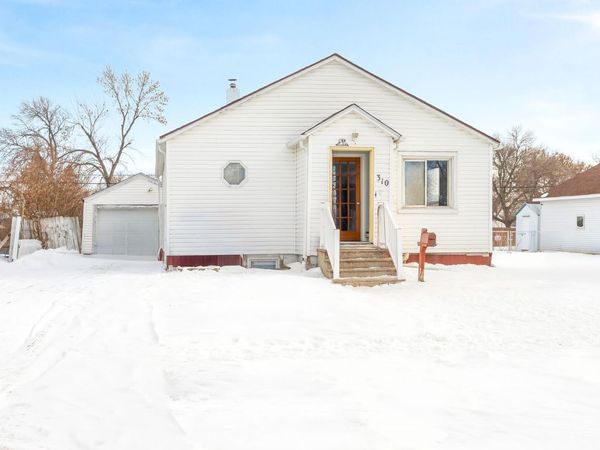 310 23rd Street S, Fargo, ND 58103