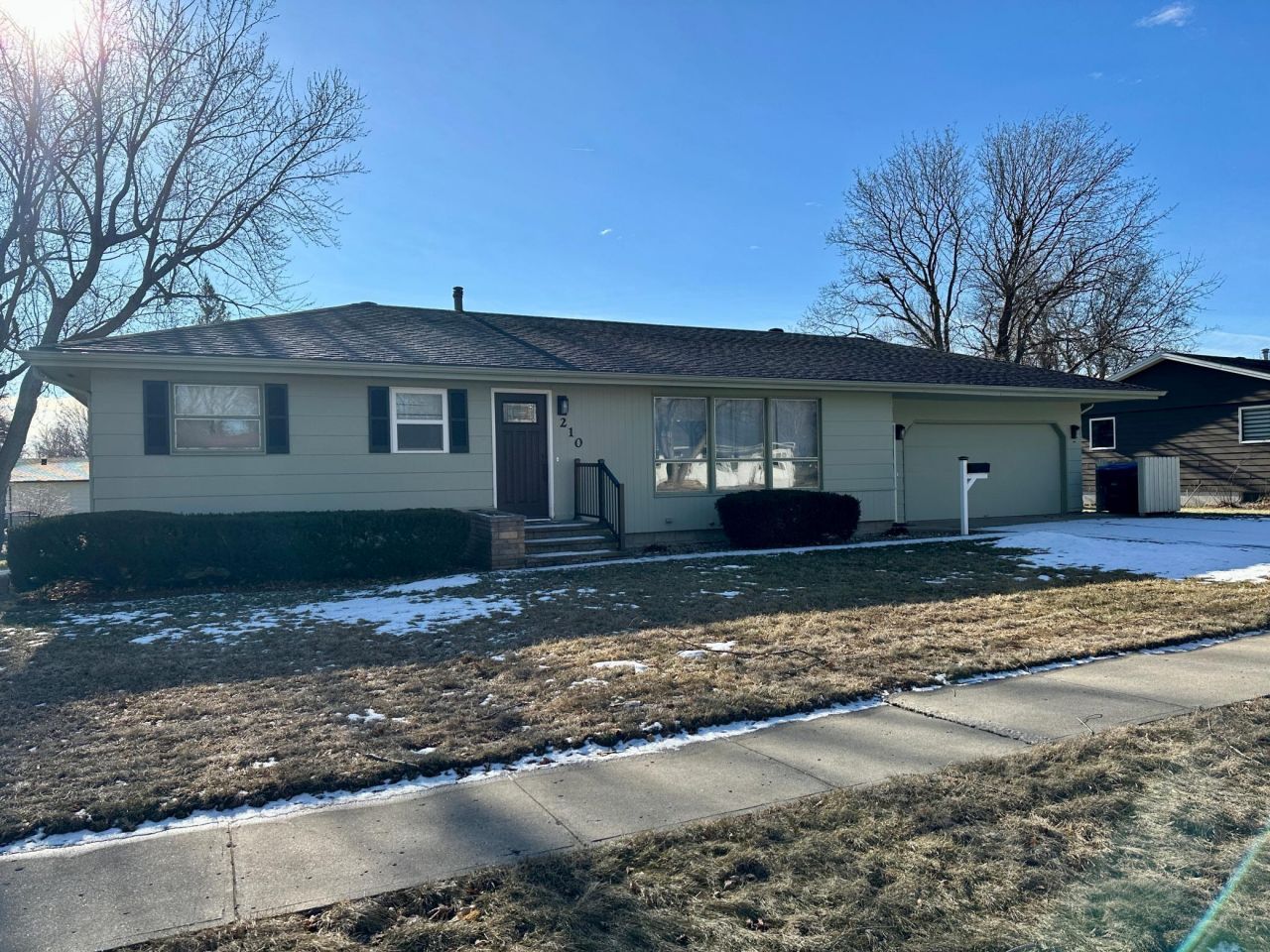 210 E Oakland Avenue, Luverne, MN 56156