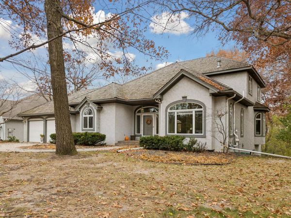 5000 Malibu Drive, Edina, MN 55436