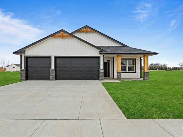 630 7th Avenue NE, Isanti, MN 55040