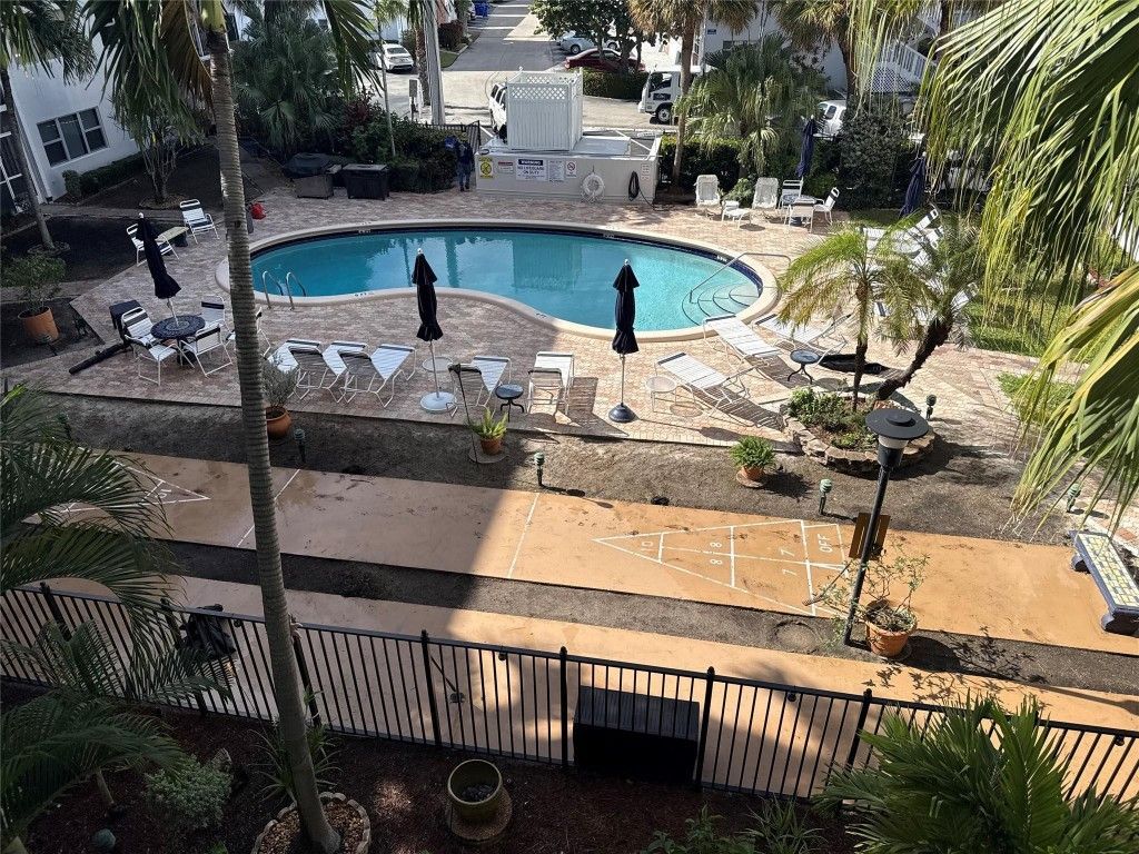 4117 E Bougainvilla Drive, Unit 209, Lauderdale by the Sea, FL 33308 Photo