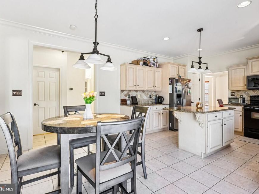 3000 Long Way, Easton, PA 18040 Main Photo