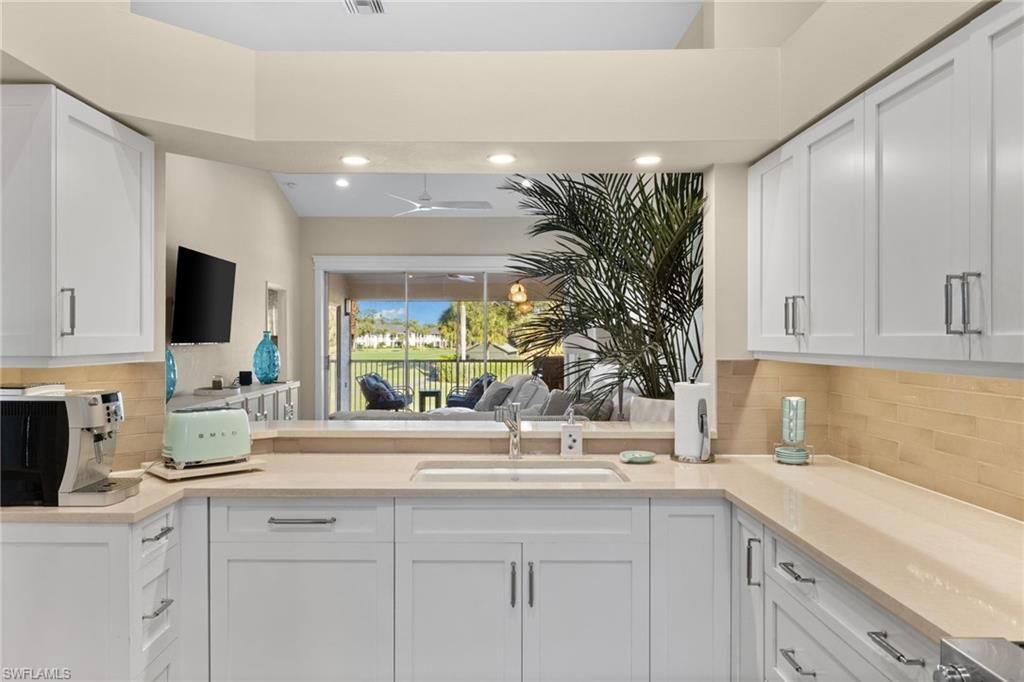 2215 Chesterbrook Ct, Unit 203, Naples, FL 34109 Photo