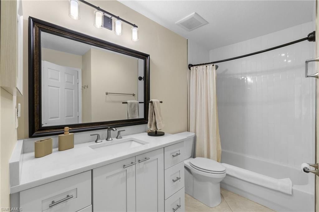2215 Chesterbrook Ct, Unit 203, Naples, FL 34109 Photo