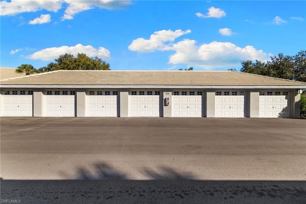 2215 Chesterbrook Ct, Unit 203, Naples, FL 34109 Photo