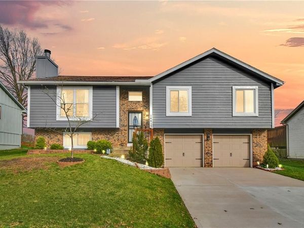 14417 St Andrews Drive, Grandview, MO 64030