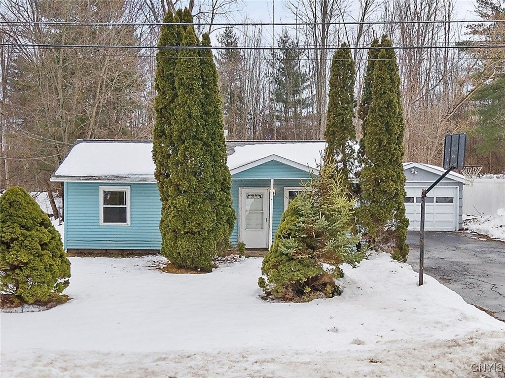 113 Baker Boulevard, Syracuse, NY 13209 Main Photo