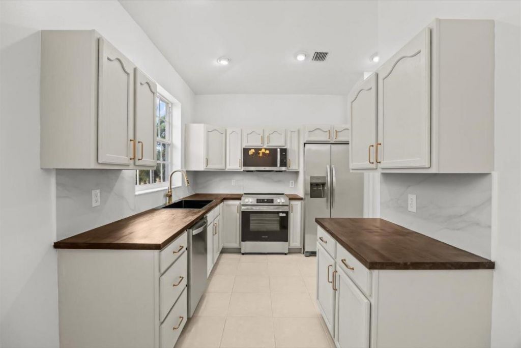 8406 Mulligan Circle, Port Saint Lucie, FL 34986 Photo