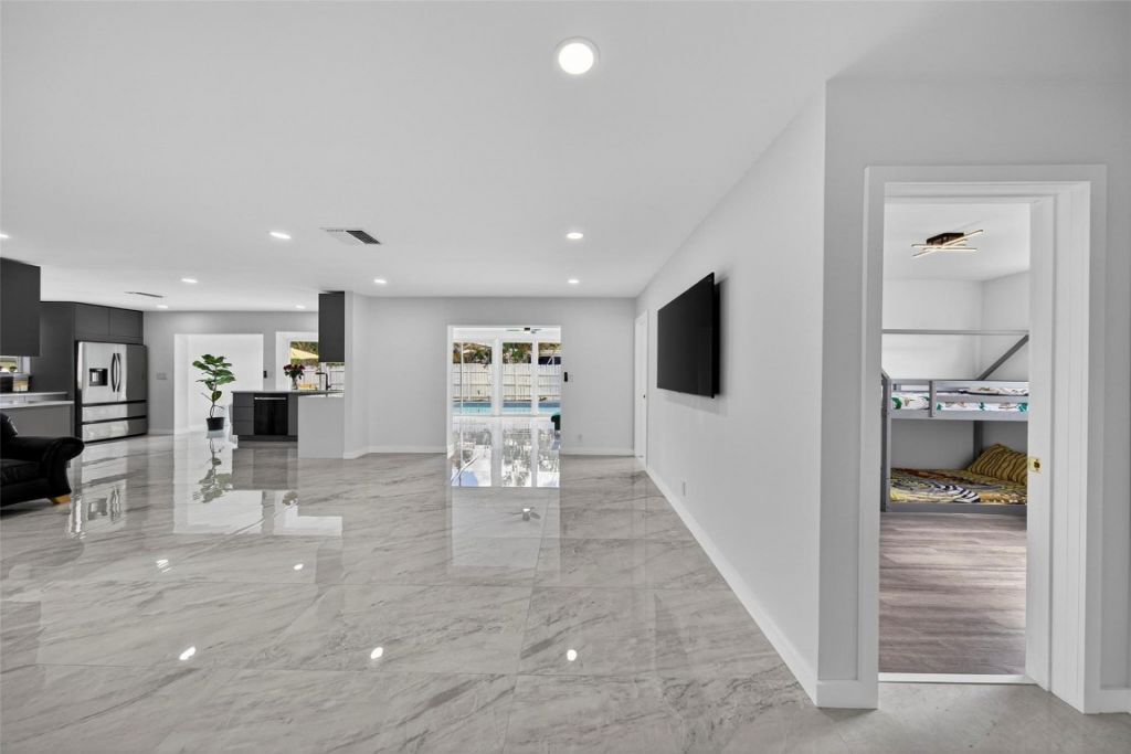 4390 NW 38th Avenue, Fort Lauderdale, FL 33309 Photo