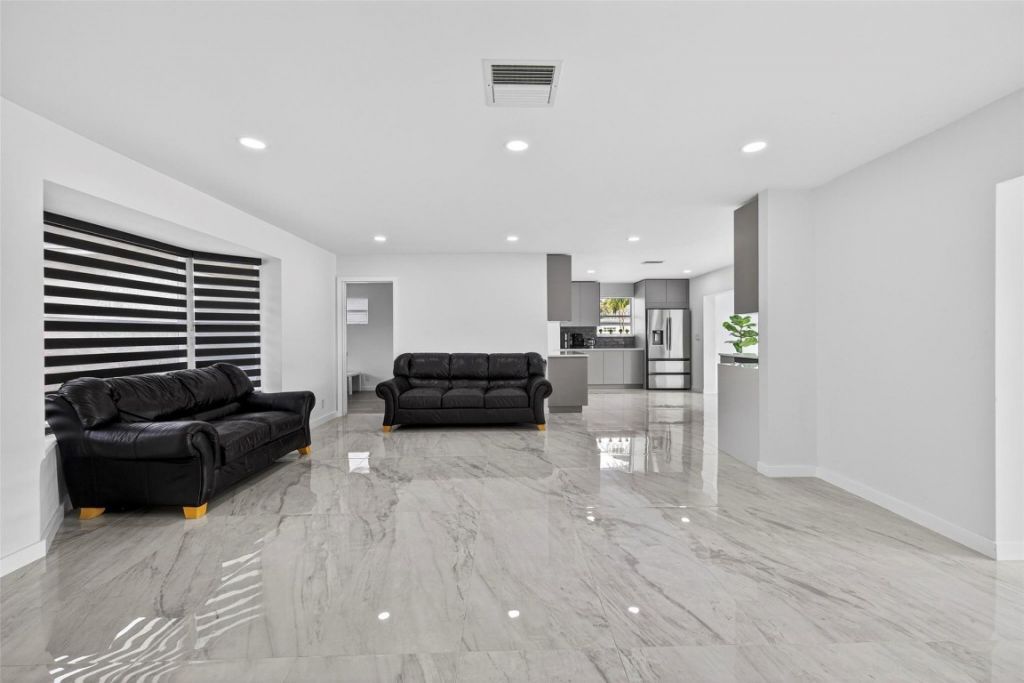 4390 NW 38th Avenue, Fort Lauderdale, FL 33309 Photo