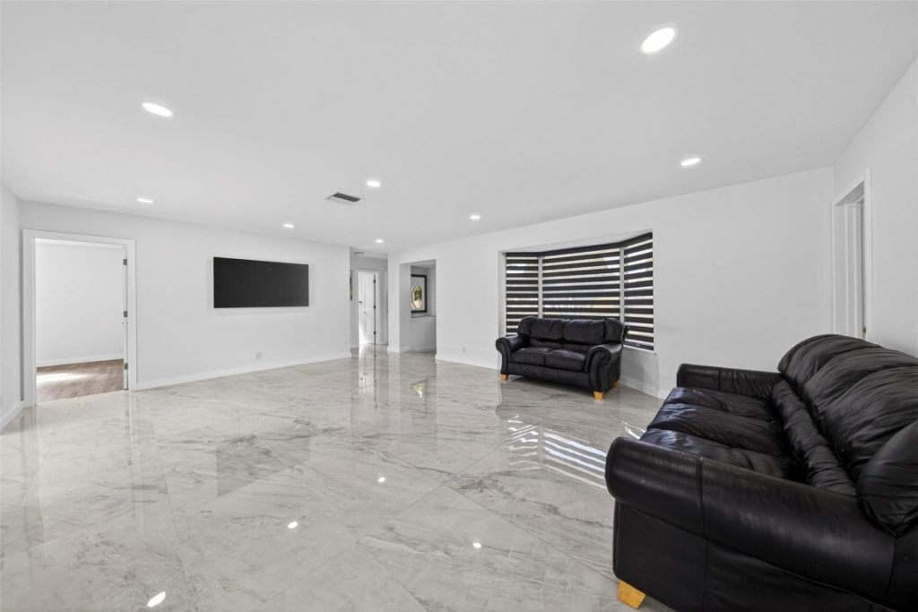 4390 NW 38th Avenue, Fort Lauderdale, FL 33309 Photo