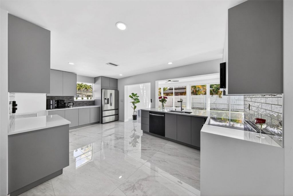 4390 NW 38th Avenue, Fort Lauderdale, FL 33309 Photo