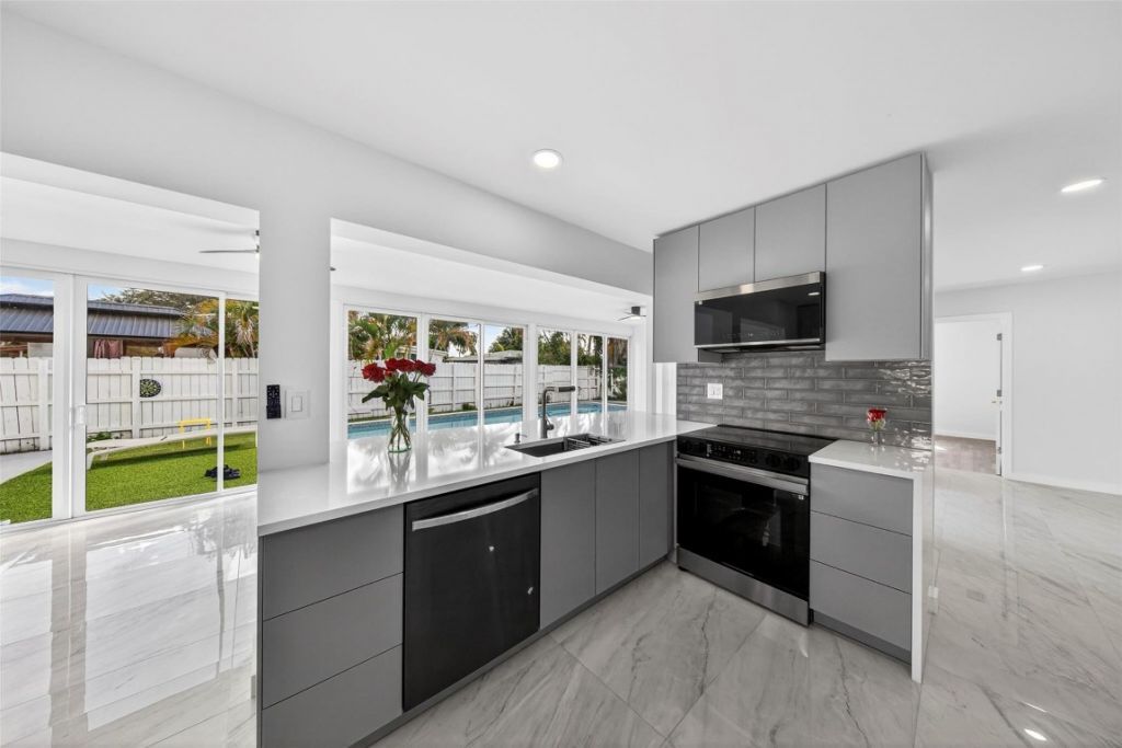 4390 NW 38th Avenue, Fort Lauderdale, FL 33309 Photo