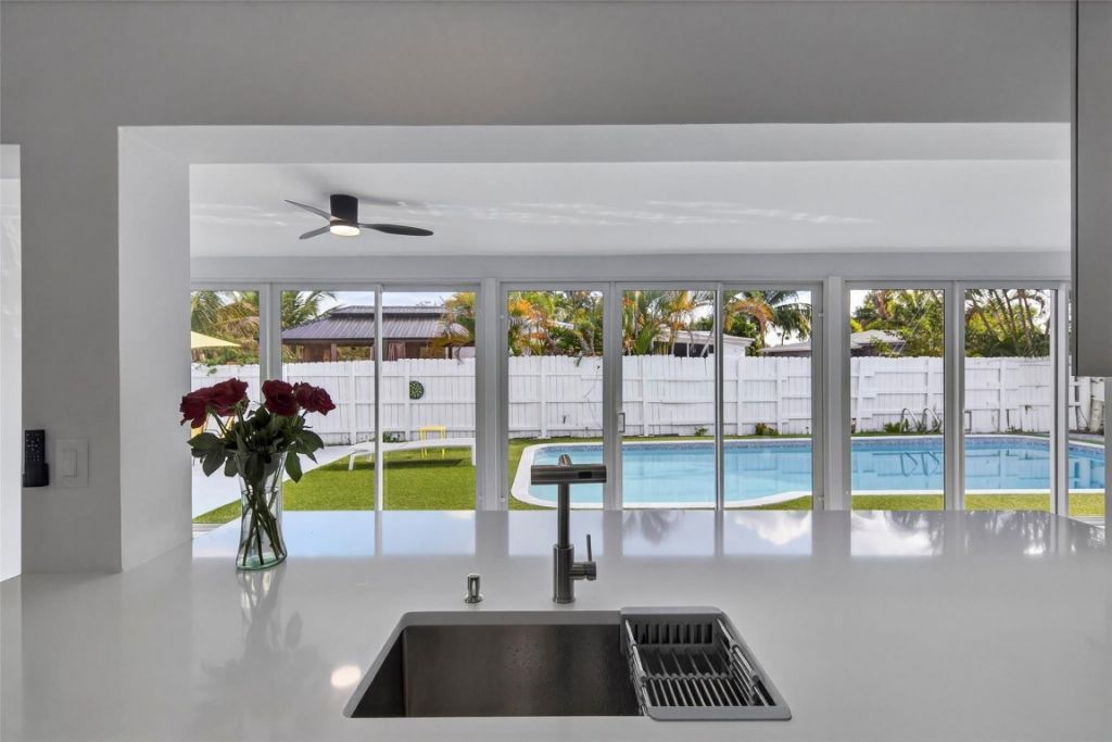 4390 NW 38th Avenue, Fort Lauderdale, FL 33309 Photo