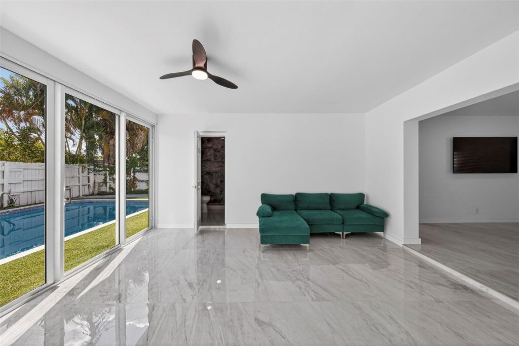 4390 NW 38th Avenue, Fort Lauderdale, FL 33309 Photo